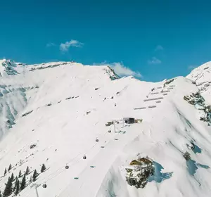 Blick auf die Bergstation Alpjoch in Imst im Winter