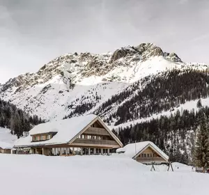 UALM Hütte im Winter in Hoch-Imst